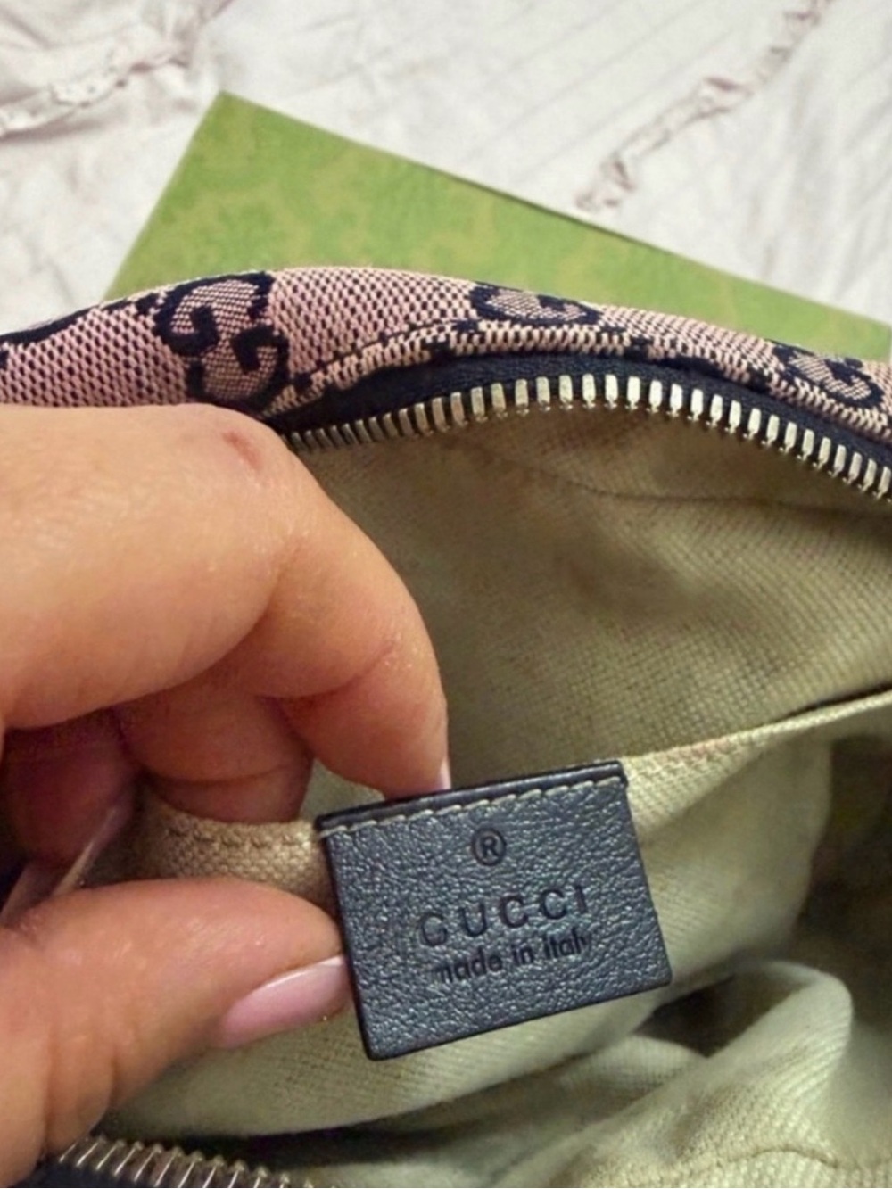 Authentic Gucci GG Mormont multicolor shoulder bag - Picture 4 of 5